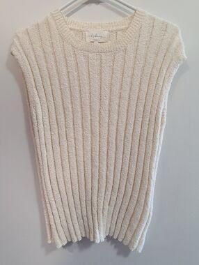 La February Sleeveless Ribbed Knit Sweater Cream Designed In Los Angeles. Sz L